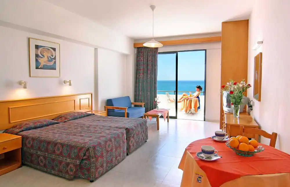 CORALLIA BEACH APTS